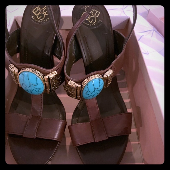 BCBG Ambra heels with turquoise - Picture 1 of 5